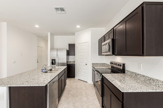 Photo - Brand New - Never Lived In 4 Bedroom / 2 B...