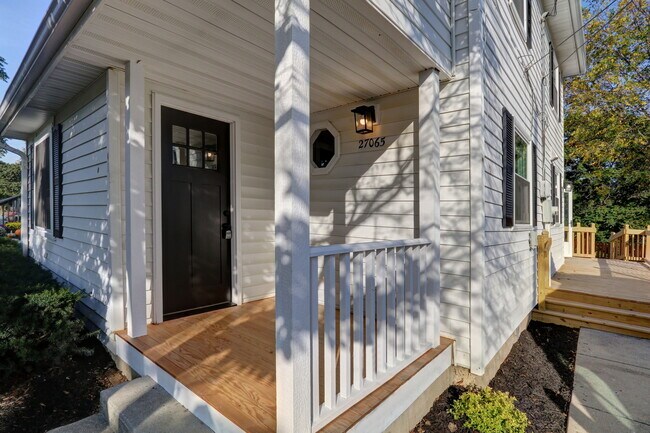 Photo - 27065 N Ridge St