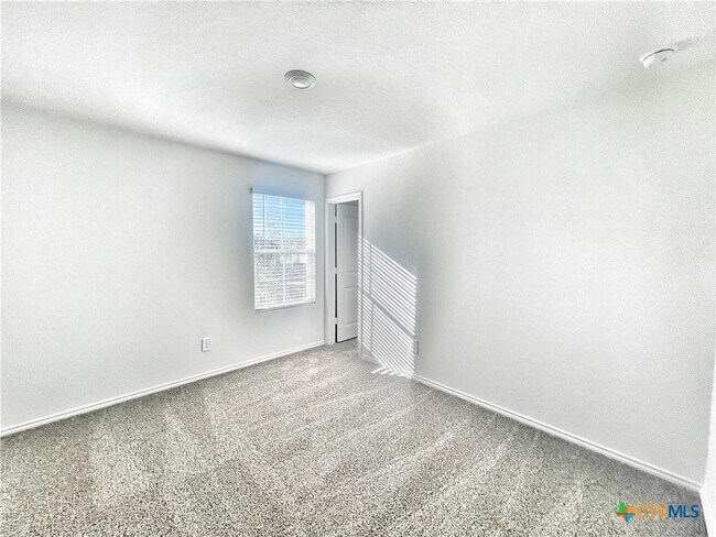 Photo - 321 Cottonmouth Ln