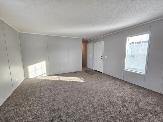 3430 N Peoria Rd