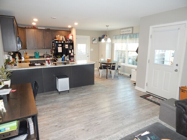 Photo - 180 Economy St