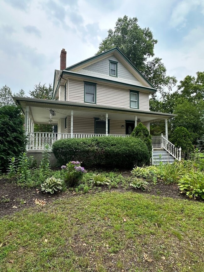 Building Photo - 541 W Jersey Ave