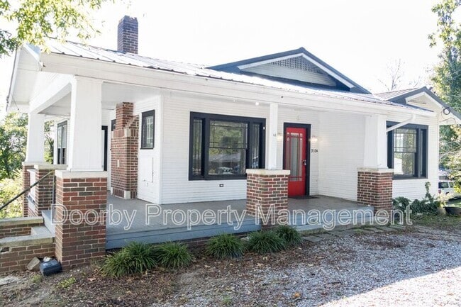 Building Photo - 910 S Crest Rental