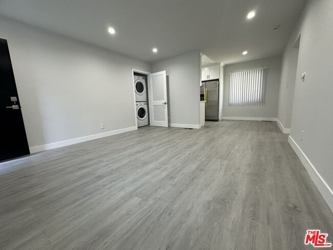 Building Photo - 1118 S Holt Ave Unit 4 Rental