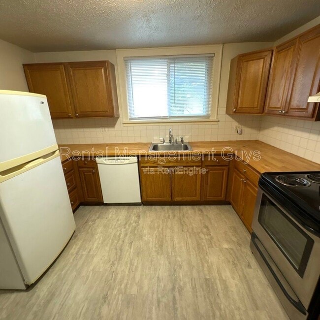 Photo - 3955 N Girard Ave