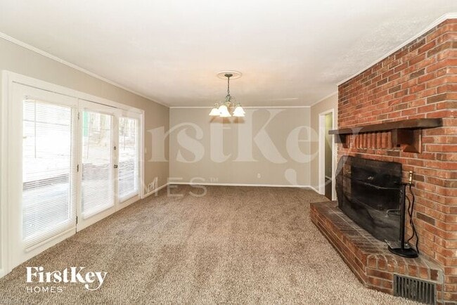 Photo - 458 Oakland Dr NW