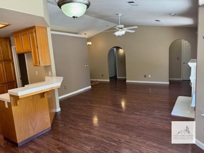Photo - 3 Bedroom 2 bath in One of Fresno most desirable areas