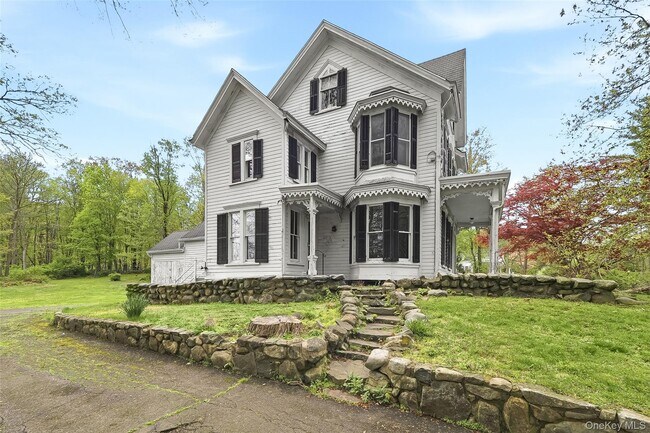 15 Ladentown Rd