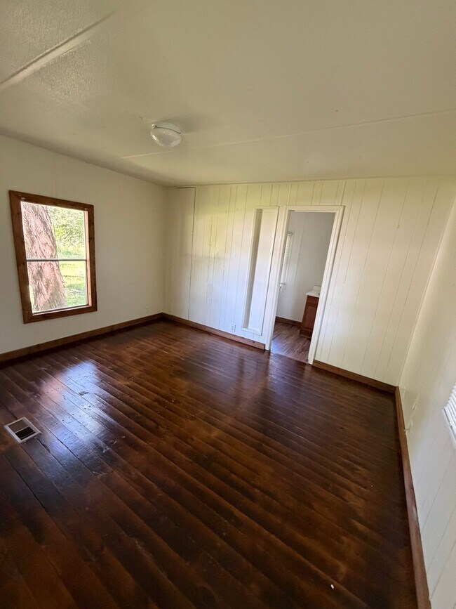 9929 Farris Loop