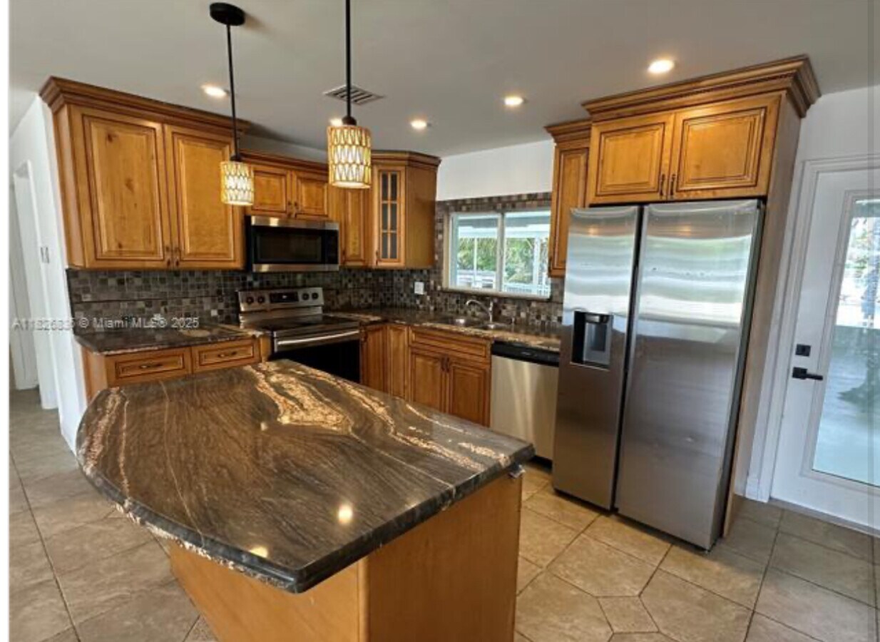 Photo - 4830 SW 41st Ave House