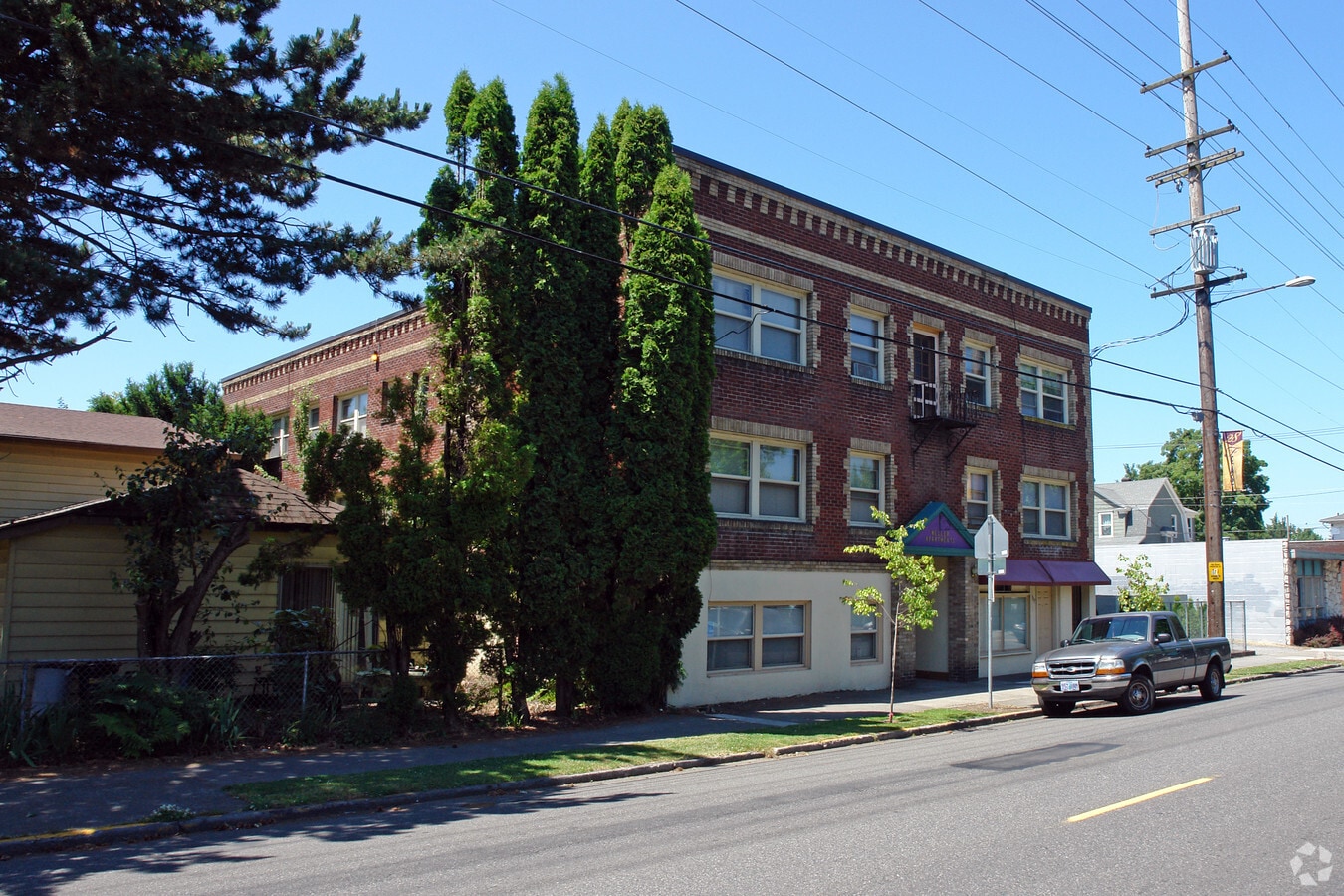 Weller Apartments - Weller Apartments