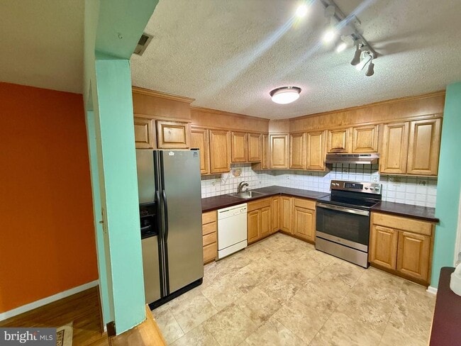 Photo - 30 Hopkinson Ct Unit 164
