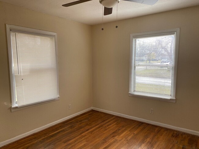 Photo - 2/1 Near Sherman Middle School!