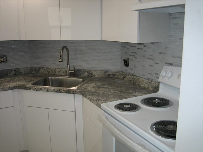 Photo - 960 Crystal Lake Dr Unit 204