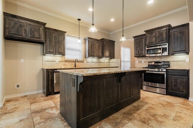 Photo - 600 Irish Ln