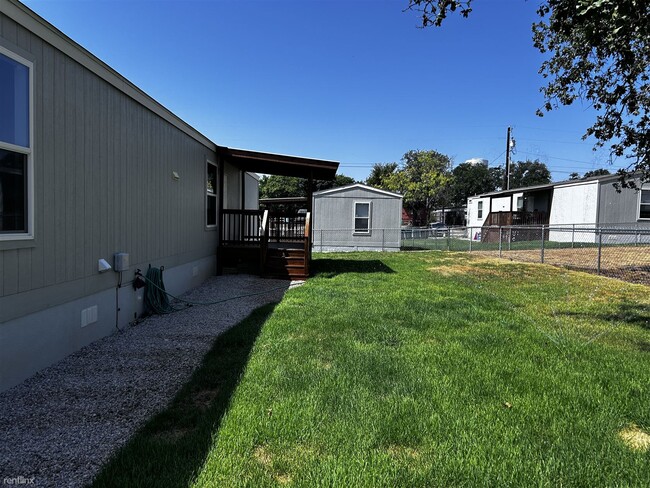 3 br, 2 bath Mobile Home - 108 East Castle... - 3 br, 2 bath Mobile Home - 108 East Castle...