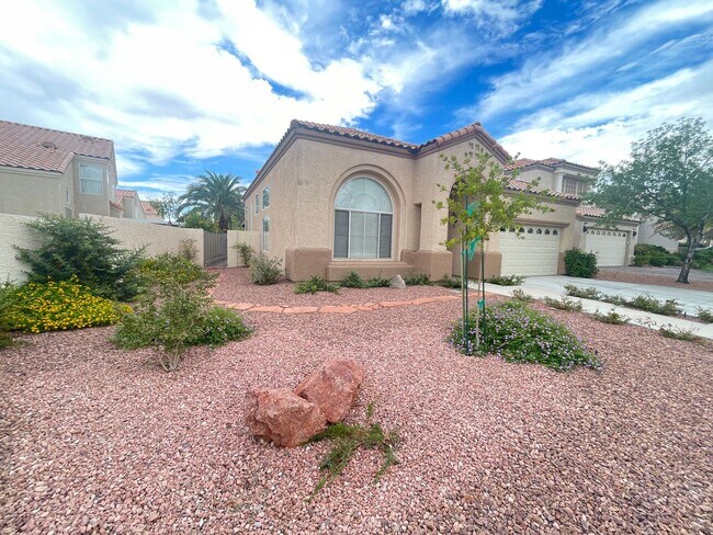 Photo - Gorgeous 2-story home in the Green Valley ...