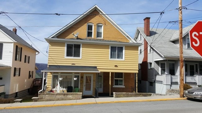 Building Photo - 751 Bloom St