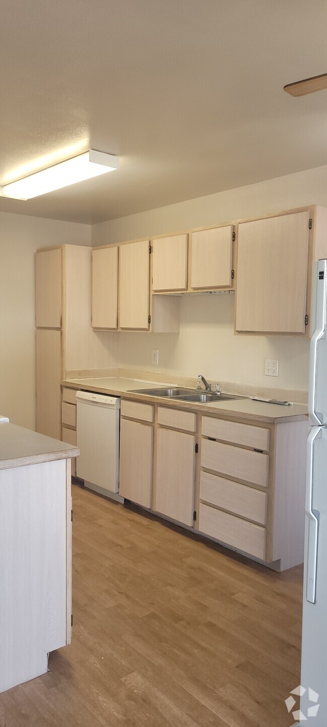 Building Photo - Vista Rental