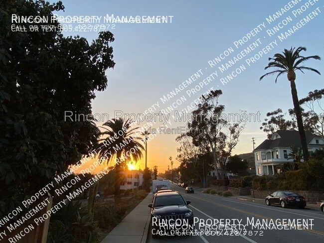 Photo - 658 Poli St