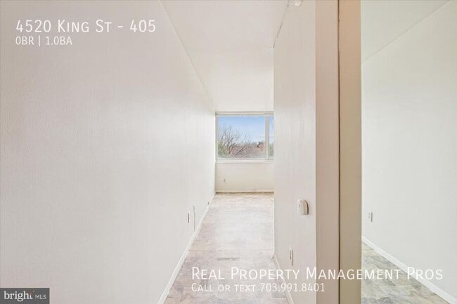 Photo - 4520 King St Unidad 405