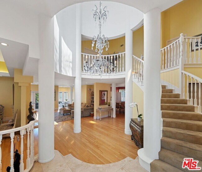 Photo - 2202 San Vicente Blvd