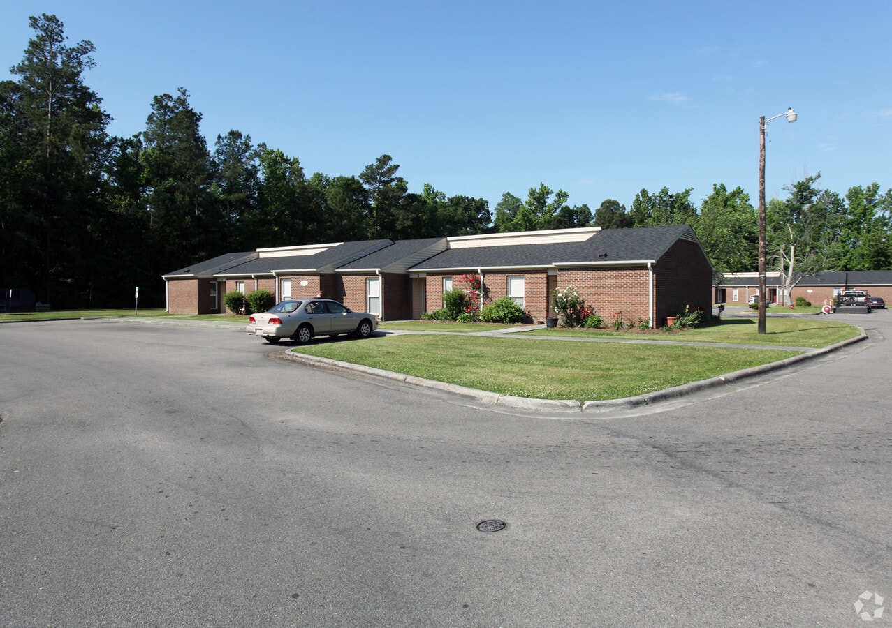 Northwoods Apartments - Northwoods Apartments