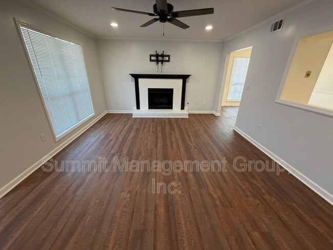 Photo - 1528 St Dunstans Rd