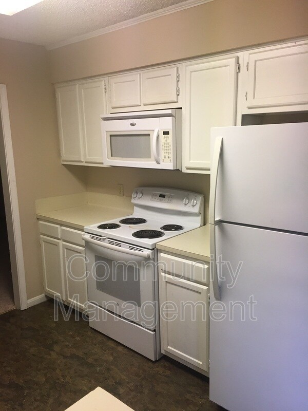 Photo - 1540 Sharlo Ave