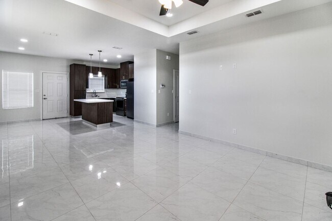 Photo - 1413 N Inspiration Blvd