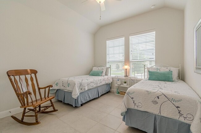 Photo - 144 Trotting Bear Ln