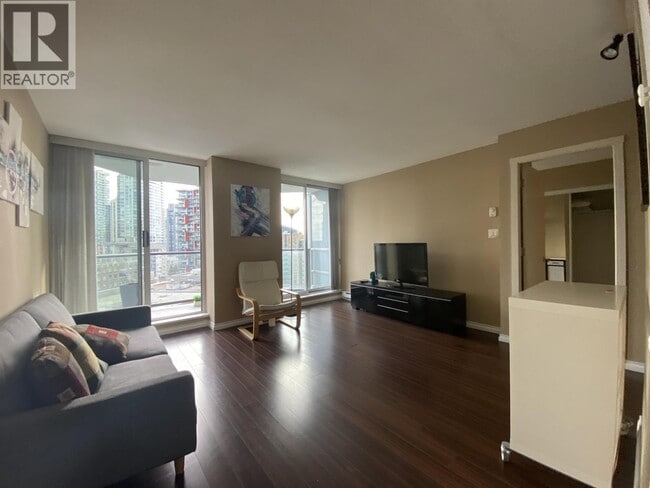 1212 Howe St Unit 10XX