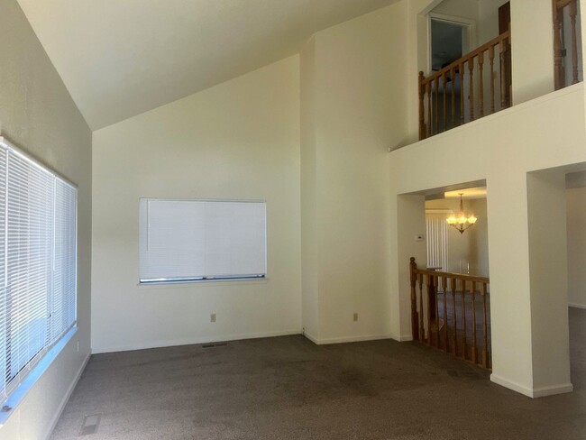 Photo - Spacious Sunridge home