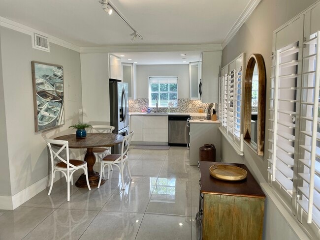 Kitchen - 1202 Palm Trl Unit 1