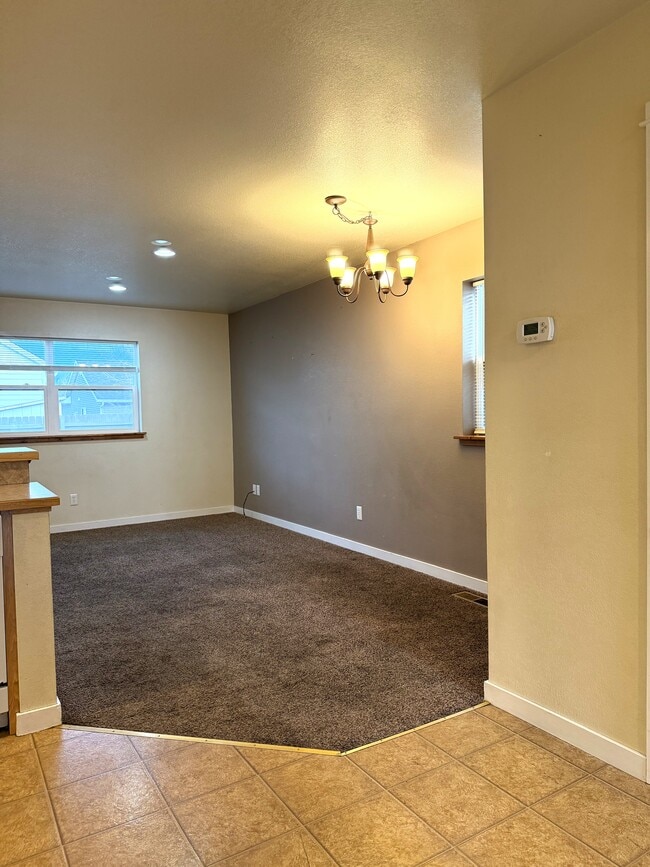 Photo - 205 Cooperative Way