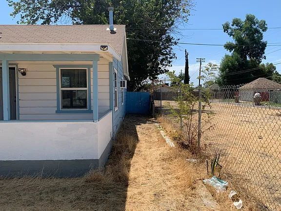 Photo - "Charming 2-Bedroom Retreat in Beautiful Bakersfield – Your Cozy Haven Awaits!"