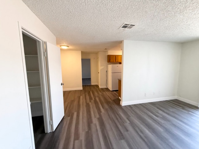 Photo - 1750 Karen Ave Unidad Classic 1x12