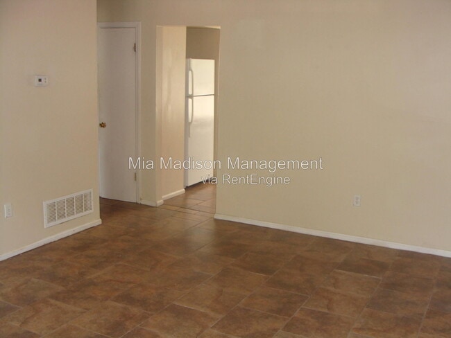 Photo - 1 Oak Forest Ln