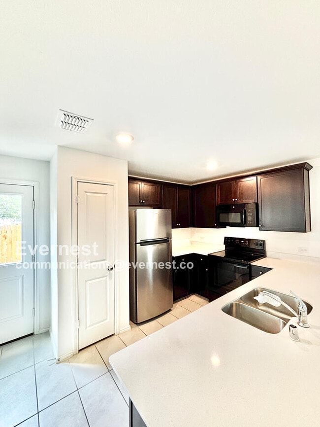 Building Photo - 3209 Peyton Lila Rd Rental