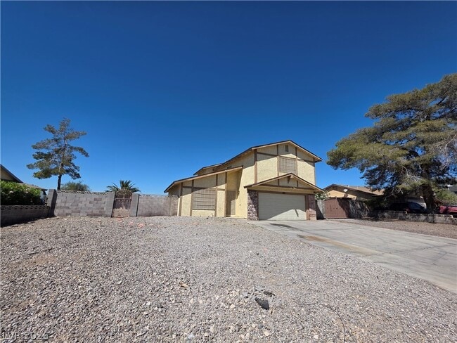 Photo - 1745 Mt Hood St