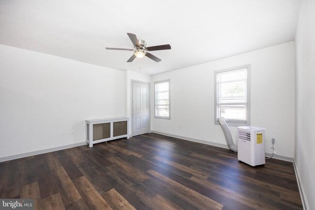 Photo - 58 E 4th St Unit 2