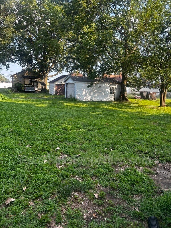 Photo - 136 Illinois St