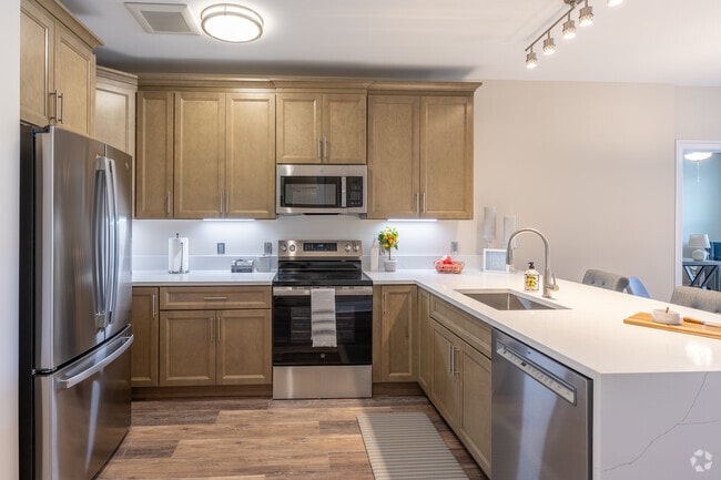 1BR, 1BA w/Den - 950SF - Kitchen