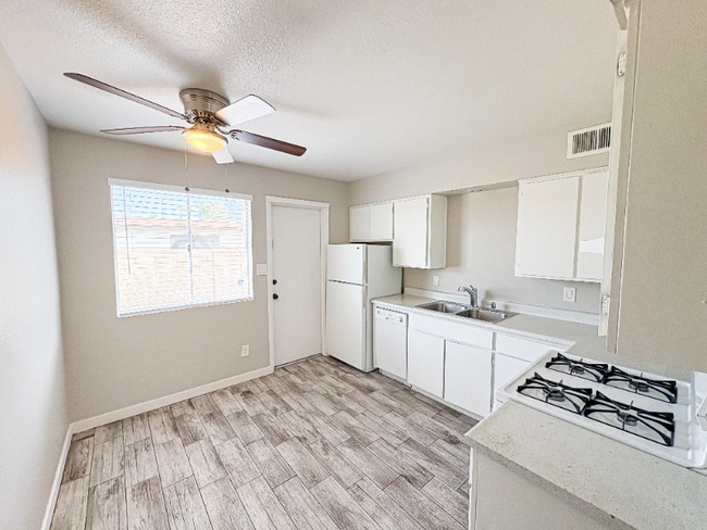 Photo - 5105 S La Rosa Dr Unit 7