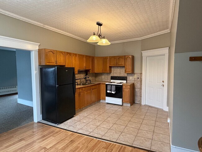 81 N Main St Unit 2