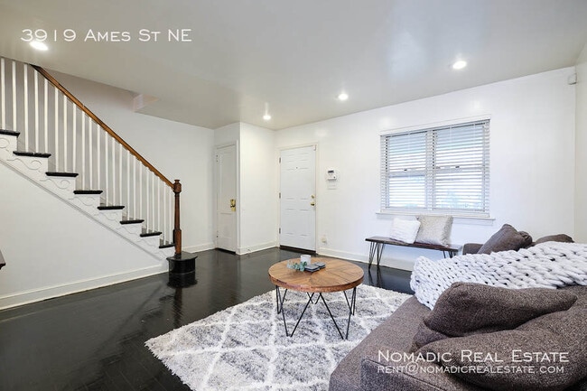 Photo - 3919 Ames St NE