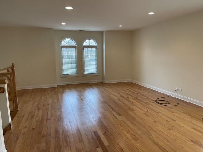 Photo - 908 East St