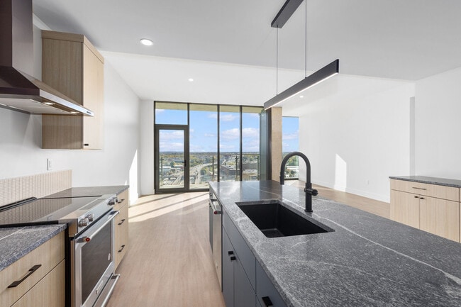 Photo - The Studio Park Tower