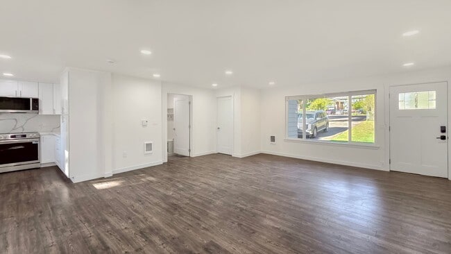 Photo - Updated Rambler in Prime Kirkland Location
