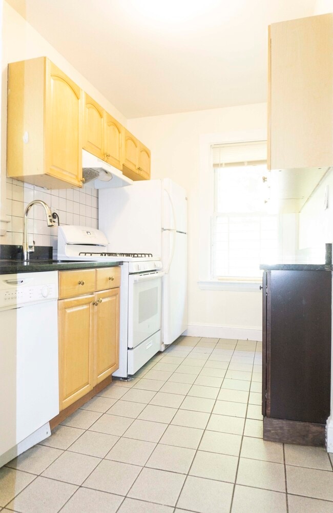 Building Photo - 1789 Commonwealth Ave Rental